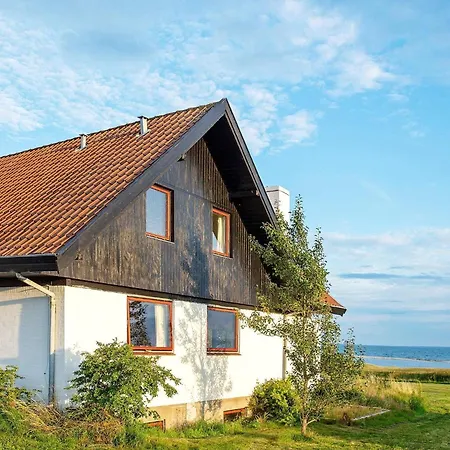 10 Person In Assens-by Traum Assens